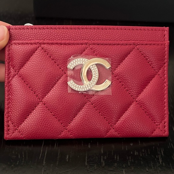 NOT AVAILABLE BNIB CHANEL RED FLAT CARD HOLDER - Picture 2 of 7